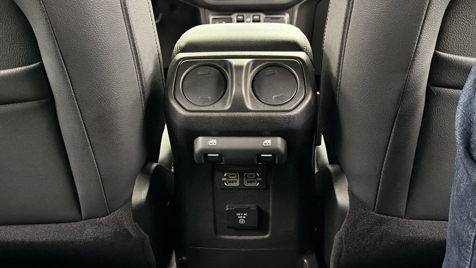 Used 2025 Jeep Wrangler Unlimited Sahara w/ Safety Group AWD/4WD image 45
