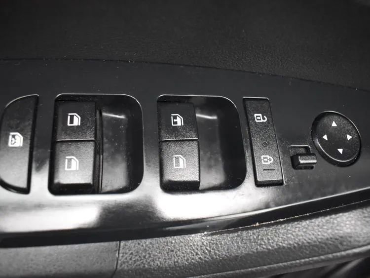 Used 2025 Kia Sportage LX image 21