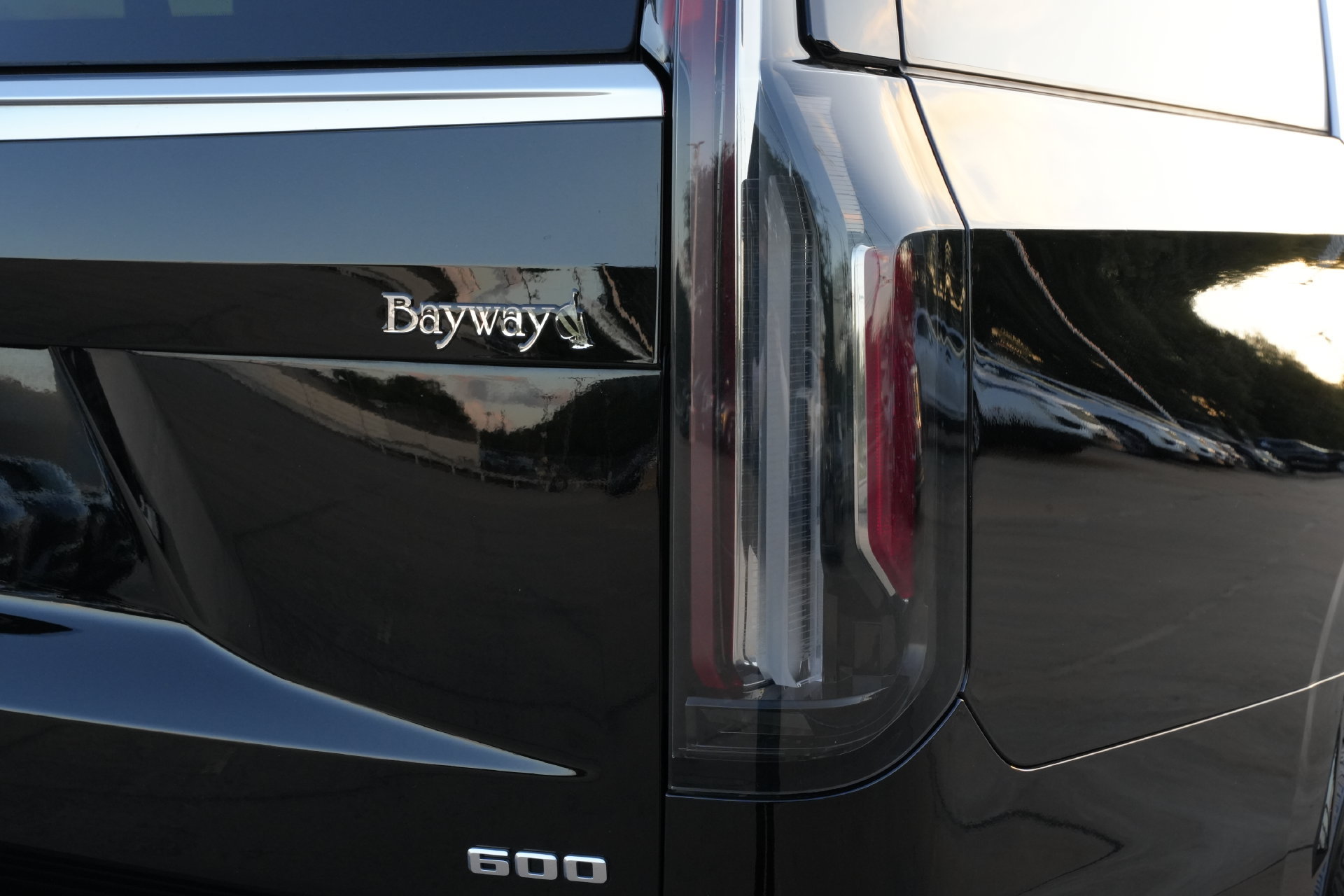 Certified 2024 Cadillac Escalade ESV Premium Luxury w/ Performance Package AWD/4WD image 21