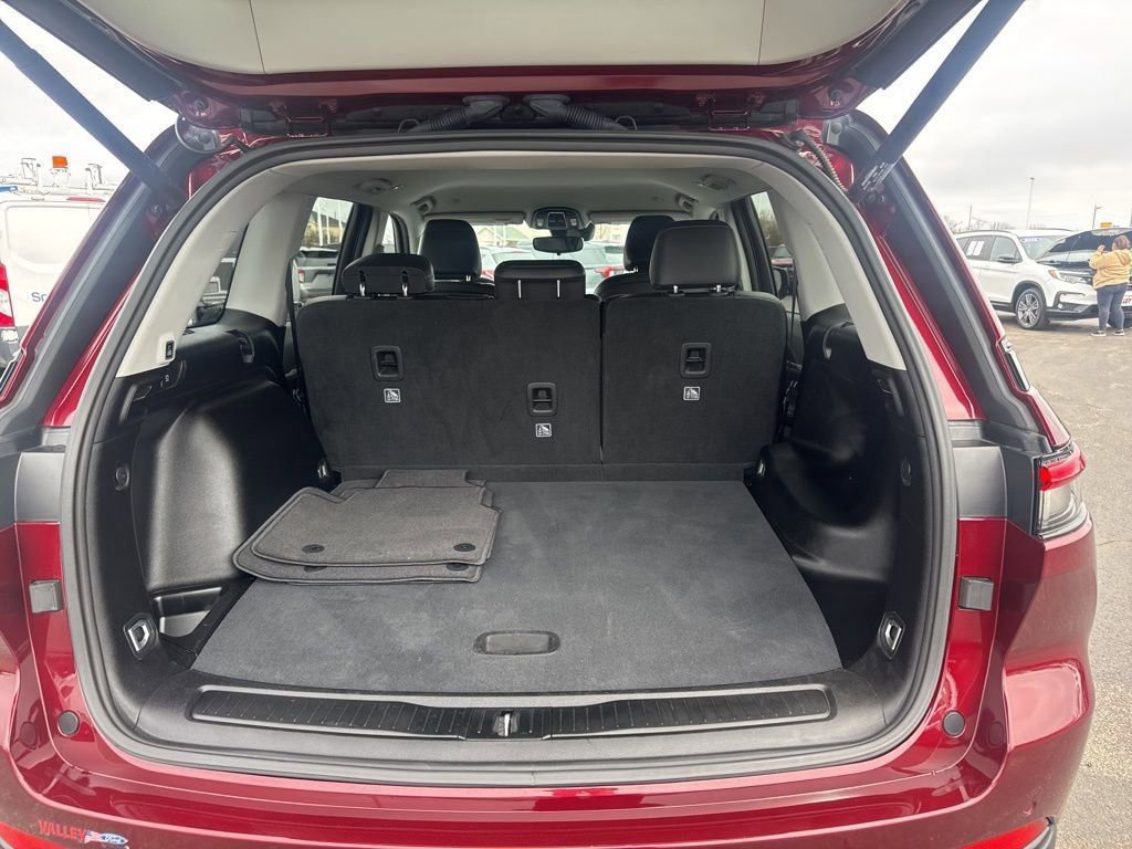 Used 2023 Jeep Grand Cherokee Limited w/ Black Appearance Package image 40