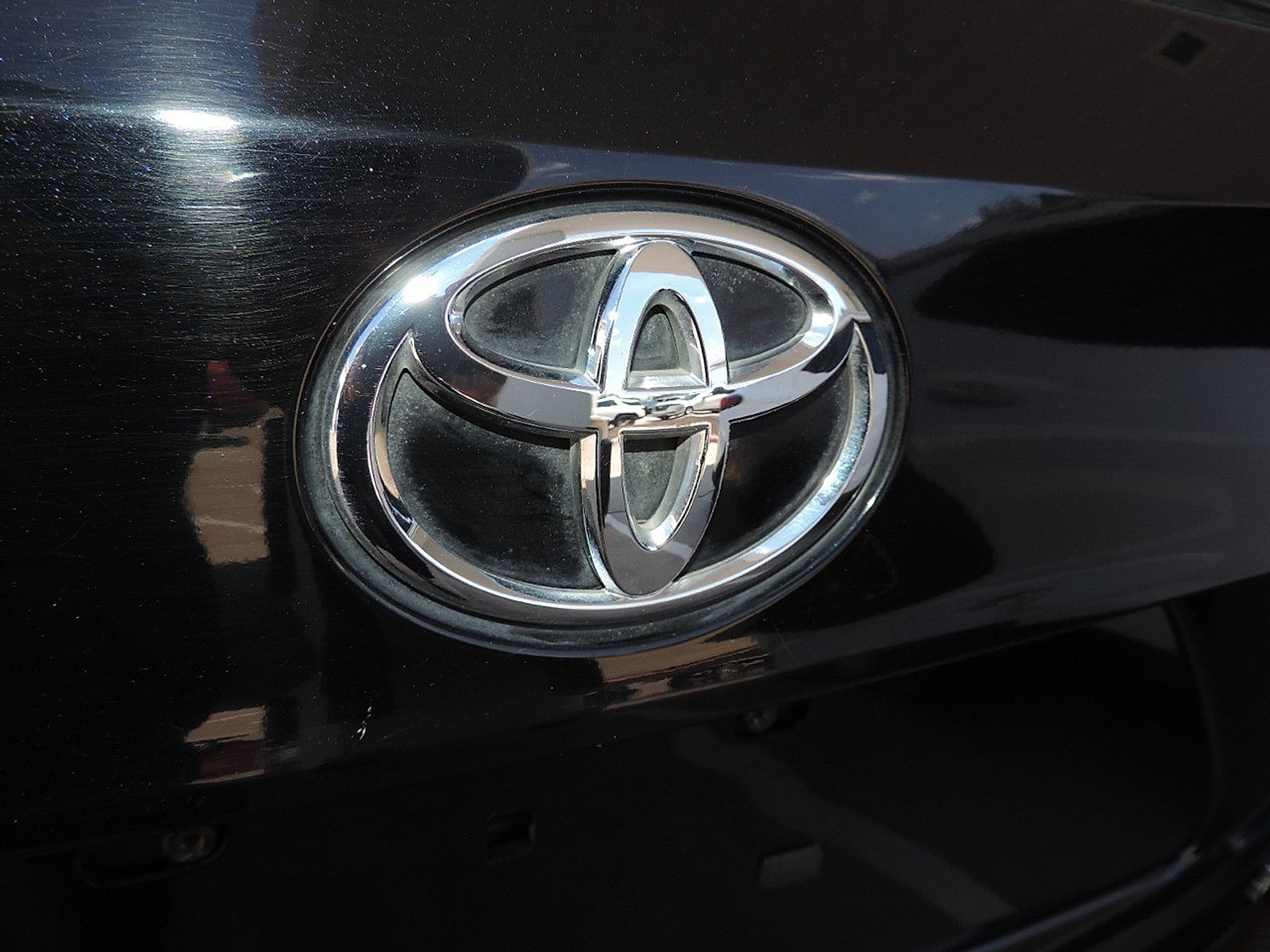 Used 2023 Toyota Highlander LE FWD image 17
