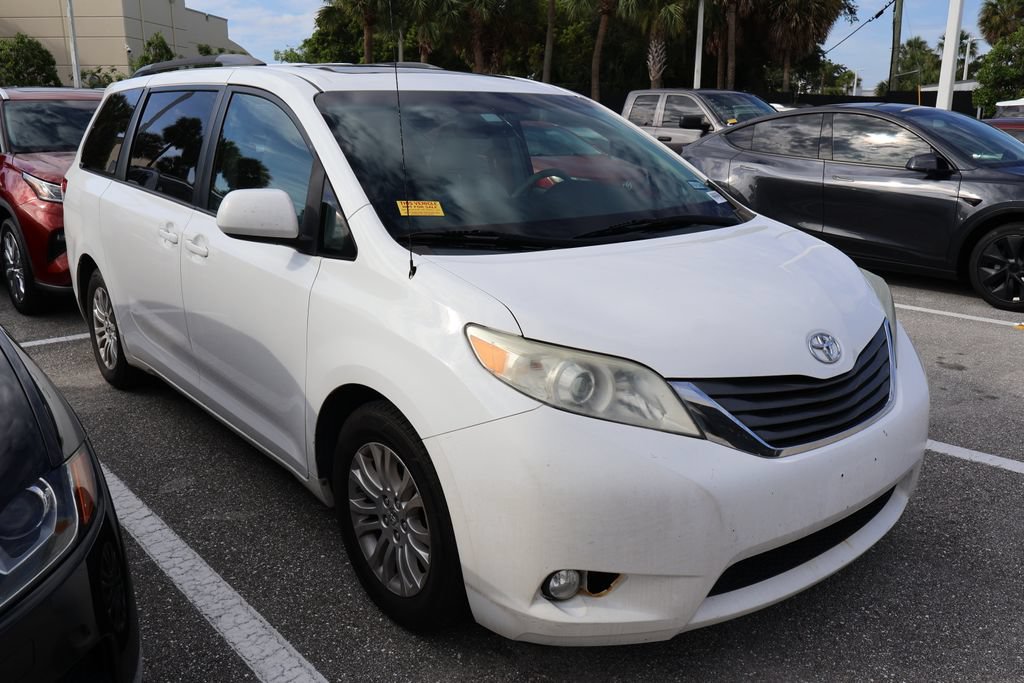Used 2012 Toyota Sienna XLE FWD image 6