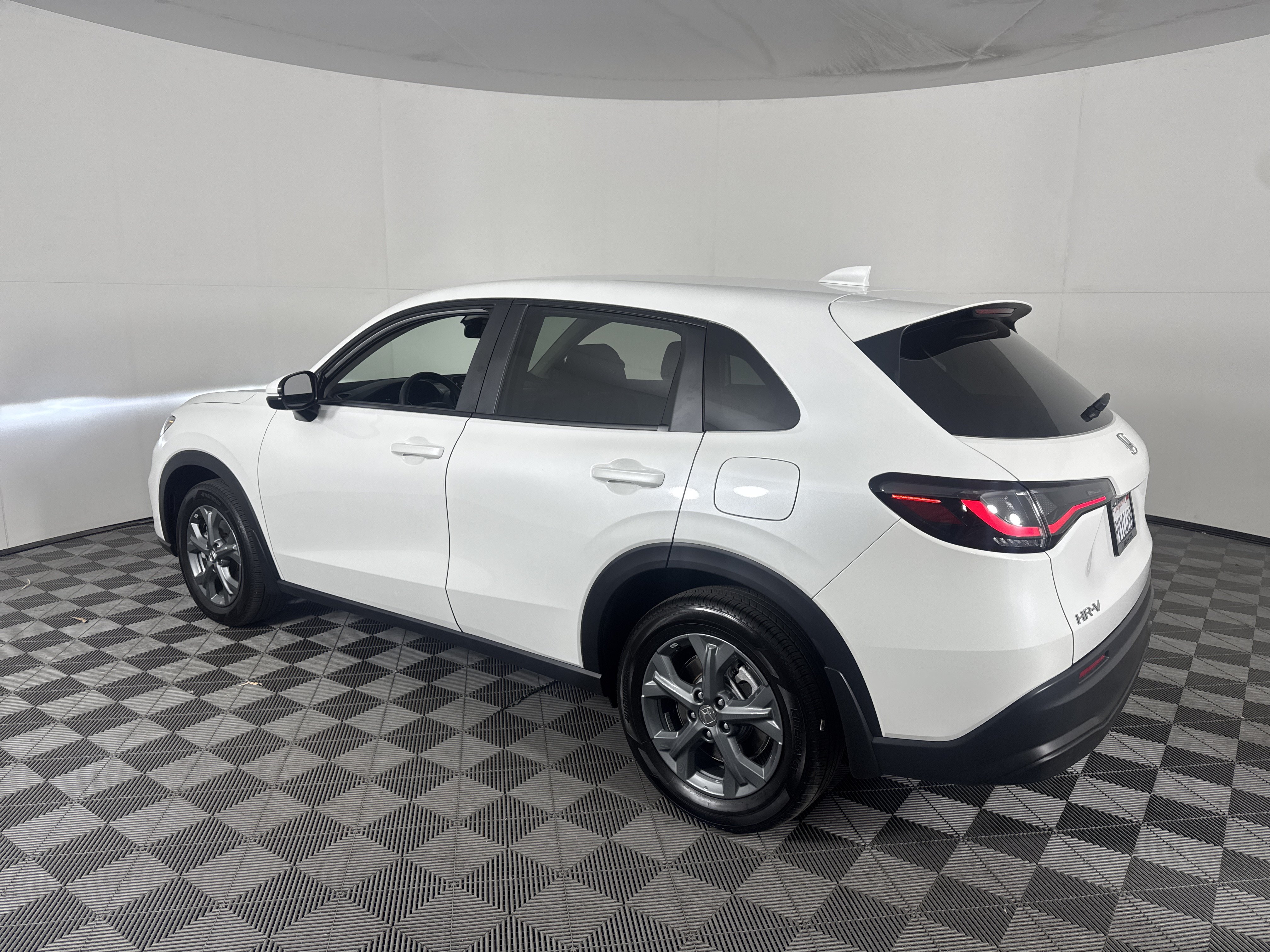 Certified 2026 Honda HR-V LX image 38