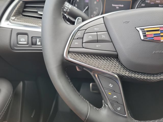 New 2026 Cadillac XT5 Sportv w/ LPO, Floor Liner Package AWD/4WD image 11
