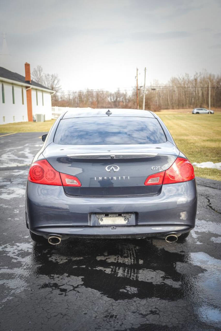 Used 2011 INFINITI G25 x w/ Moonroof Pkg image 17