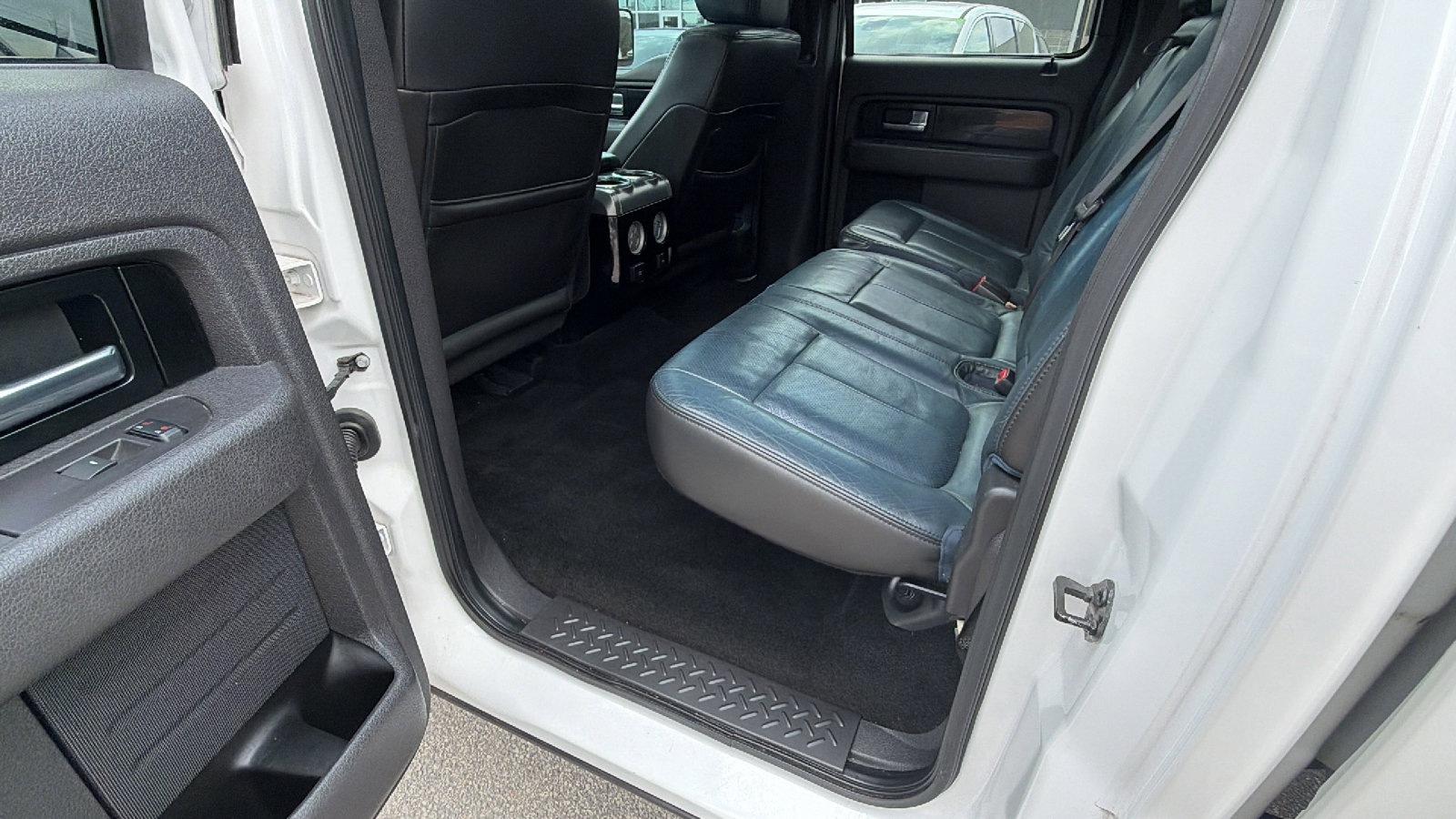 Used 2014 Ford F150 Limited image 24