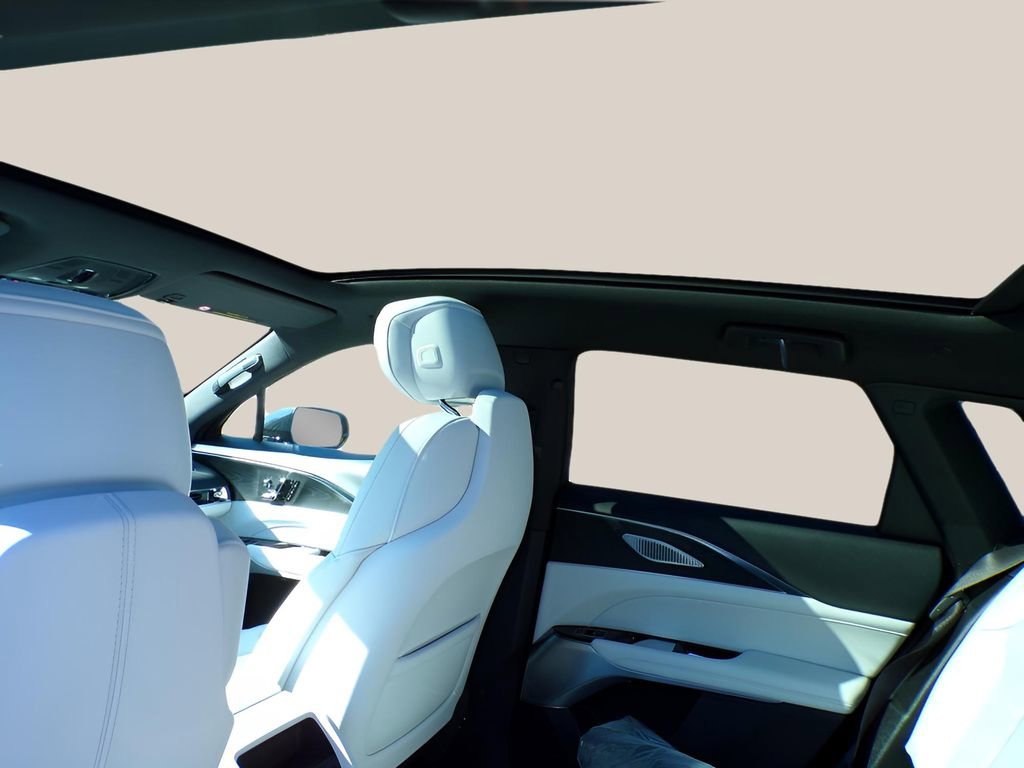 New 2025 Cadillac Lyriq Sport image 8