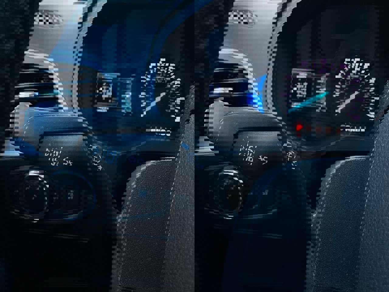 Used 2024 Ford Edge SEL image 34