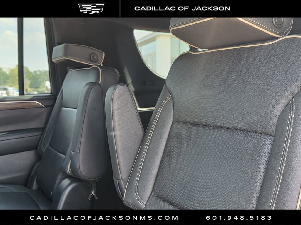 Used 2023 Chevrolet Suburban Premier image 26