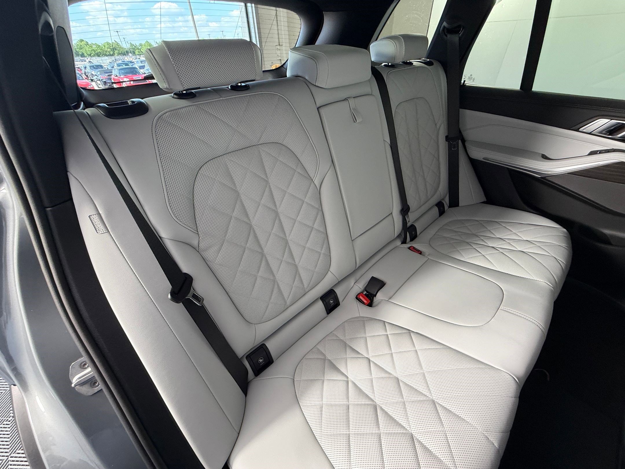 New 2026 BMW X5 xDrive40i w/ Climate Comfort Package AWD/4WD image 33
