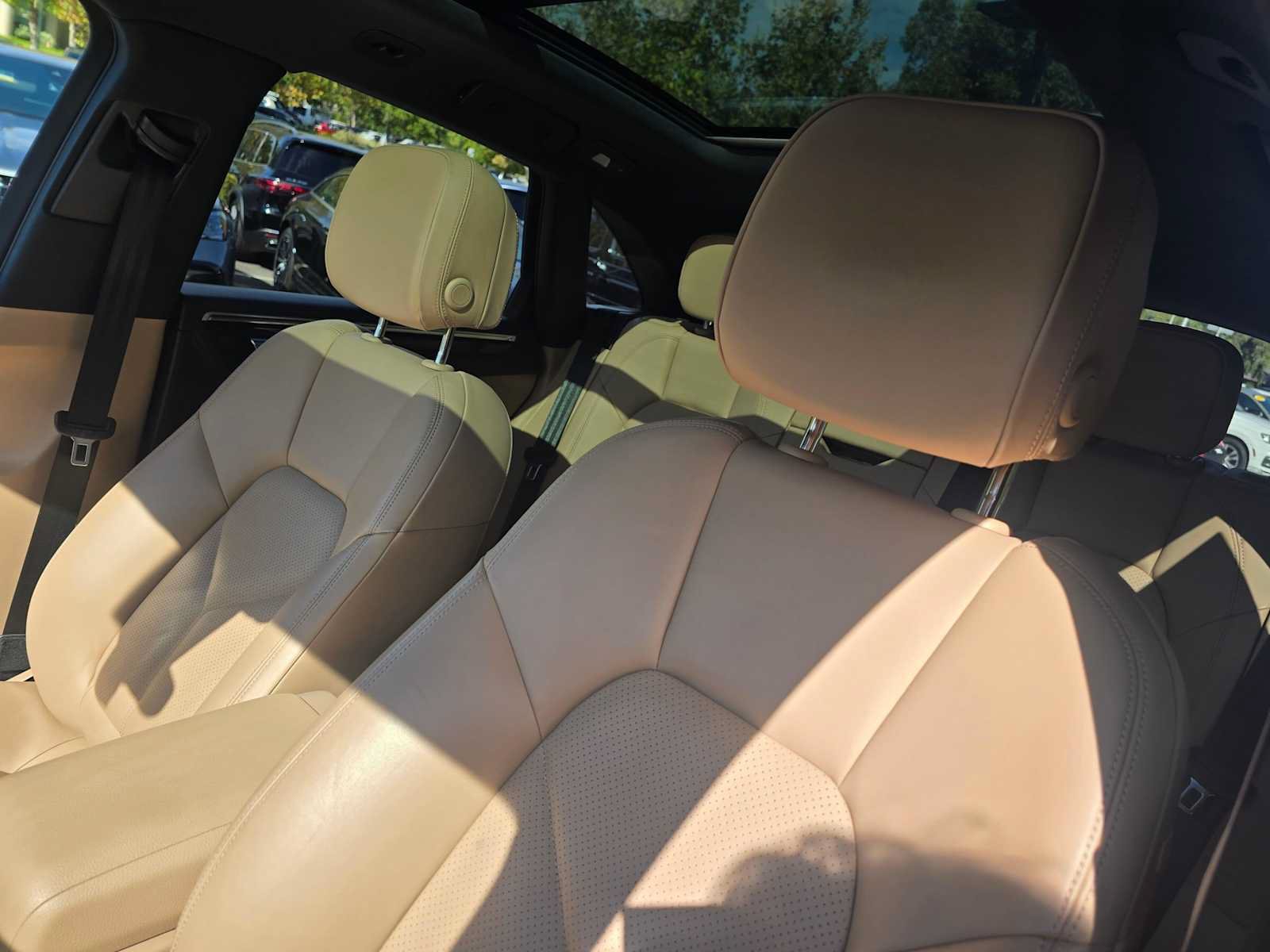 Used 2022 Porsche Macan AWD/4WD image 25