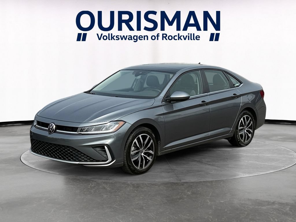Used 2025 Volkswagen Jetta SE FWD image 2