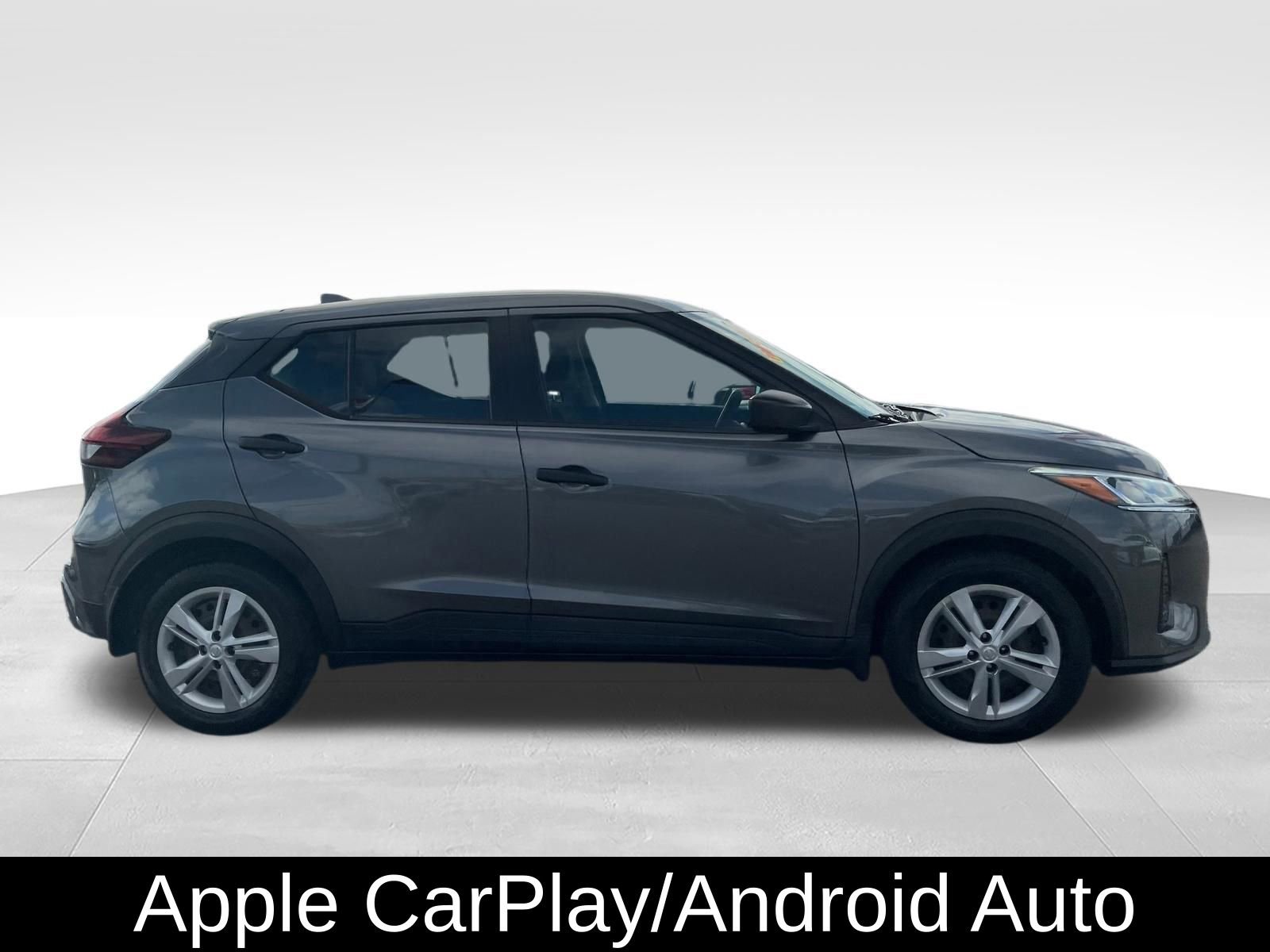 Used 2022 Nissan Kicks S FWD image 4