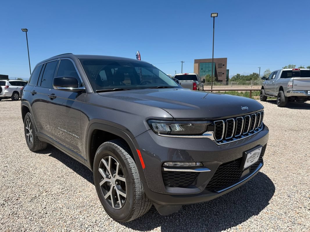 Used 2023 Jeep Grand Cherokee Limited w/ Trailer Tow Prep Group (B)
