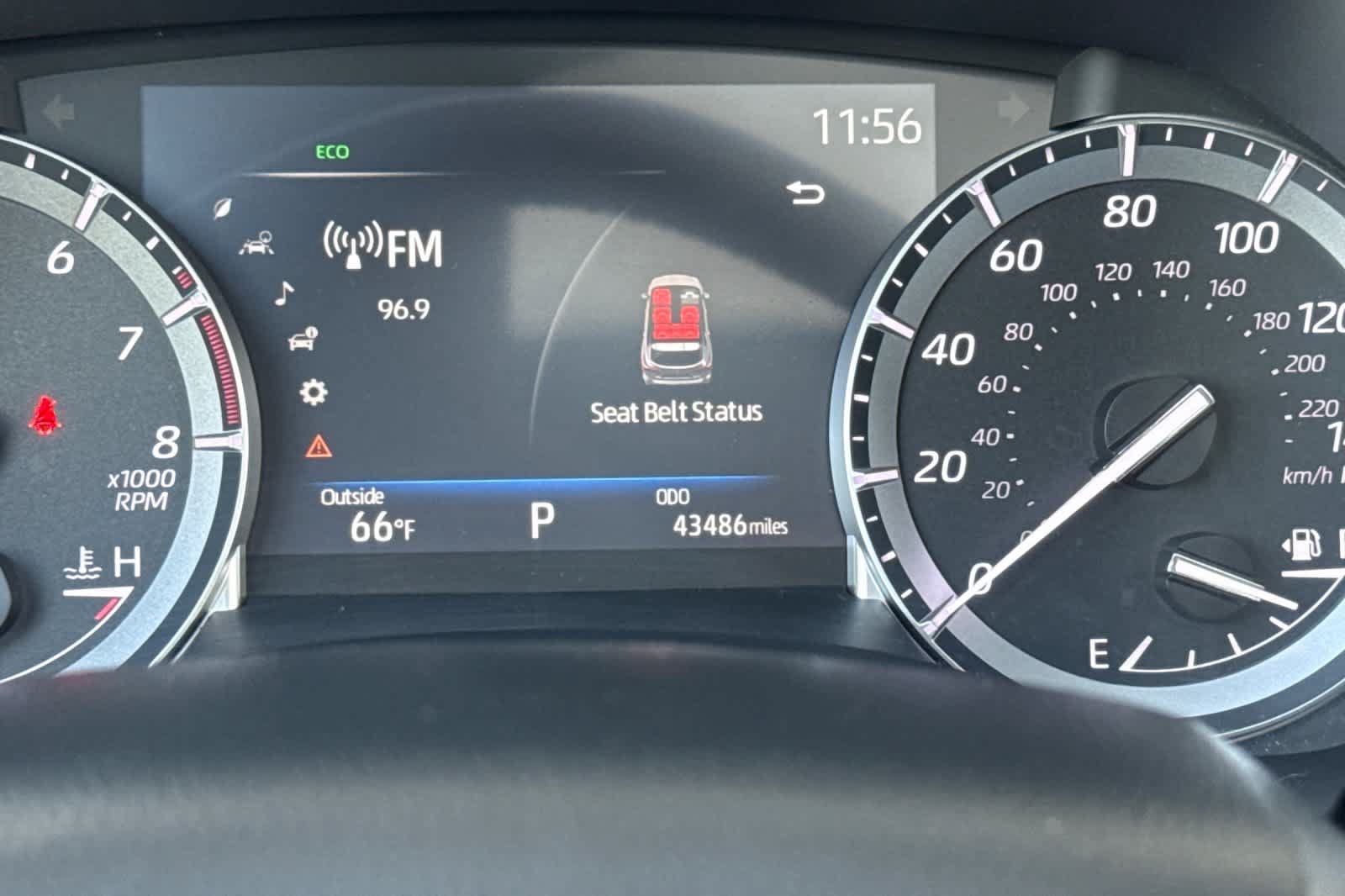 Used 2022 Toyota Highlander XLE AWD/4WD image 26
