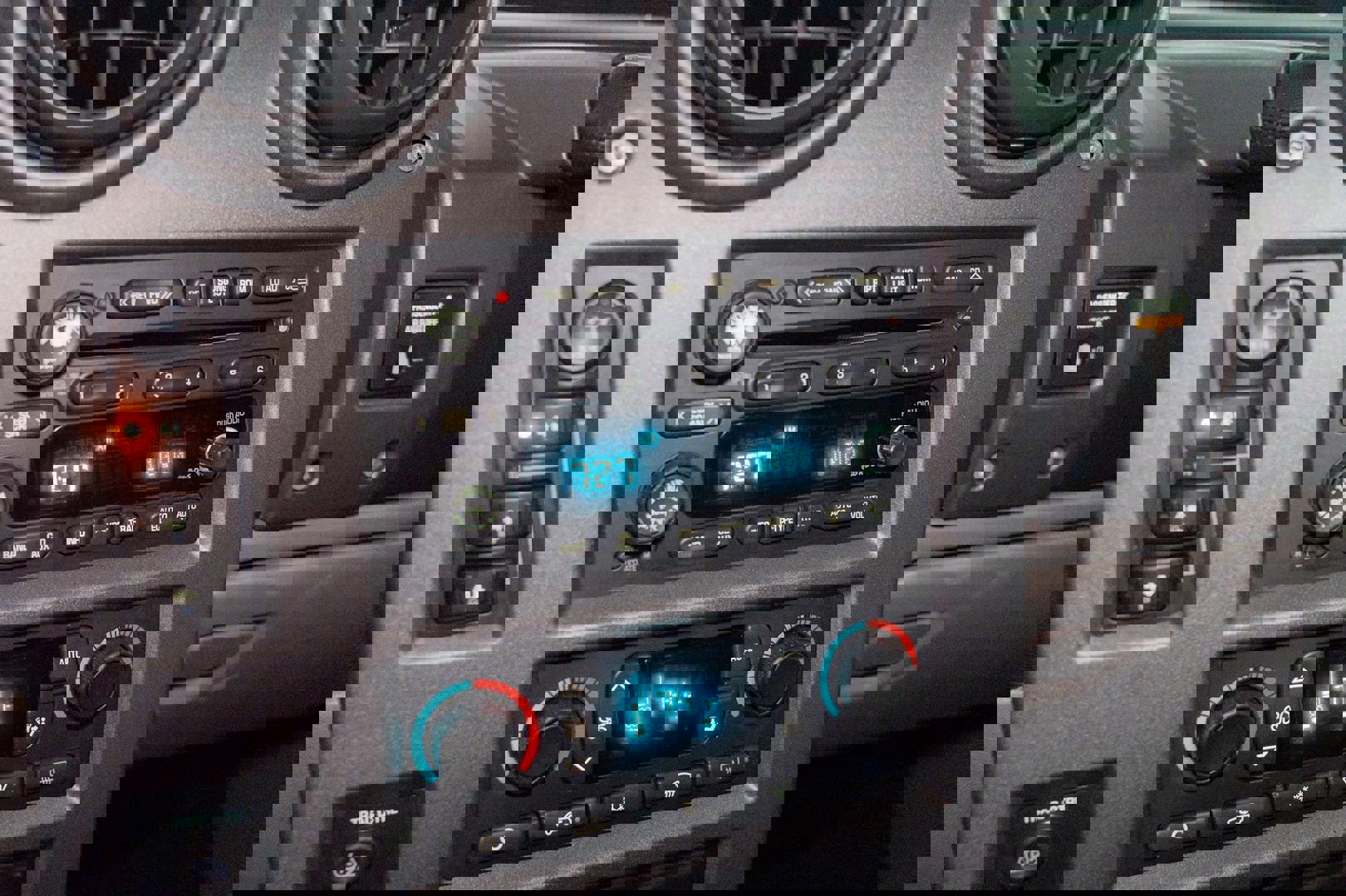 Used 2003 HUMMER H2 w/ Preferred Equipment Group image 56