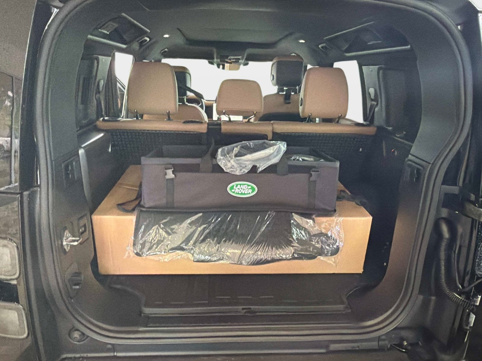 New 2026 Land Rover Defender 110 X-Dynamic SE AWD/4WD image 11