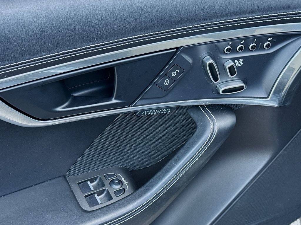 Used 2018 Jaguar F-TYPE R w/ Suedecloth Interior Package AWD/4WD image 19