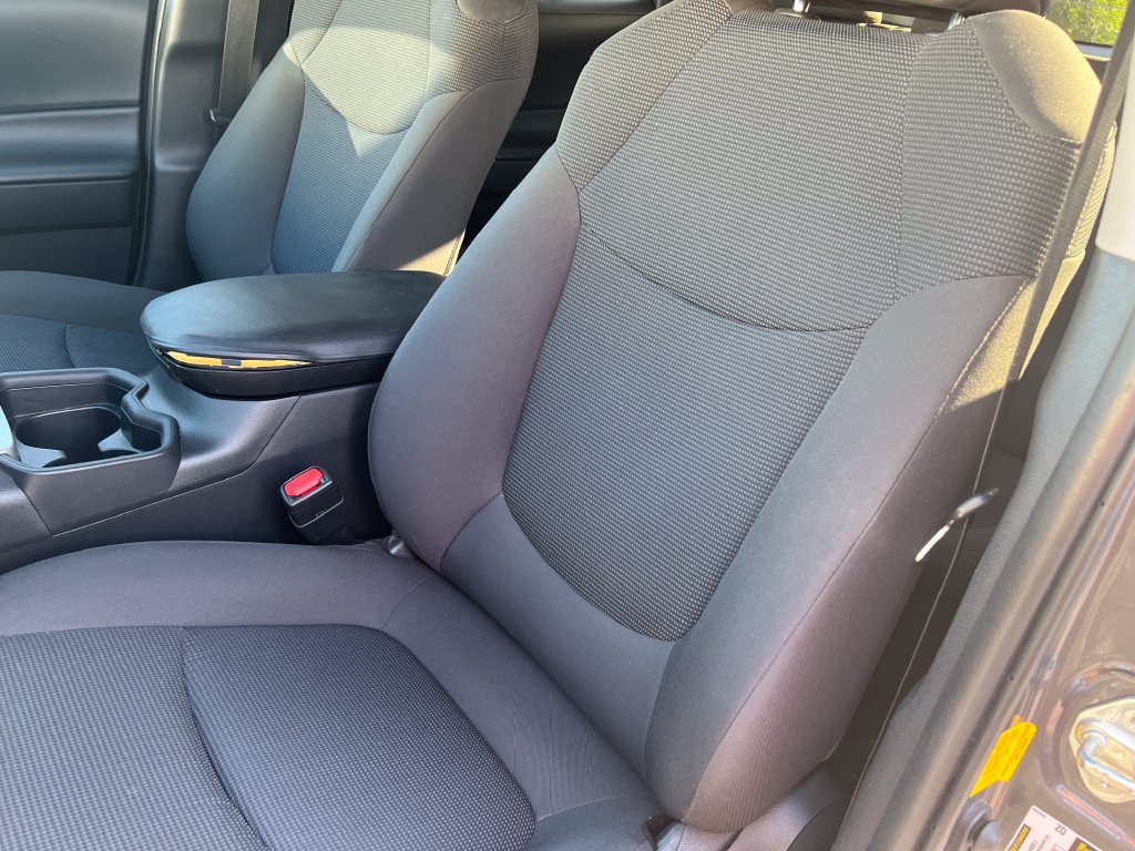 Used 2019 Toyota RAV4 LE AWD/4WD image 11