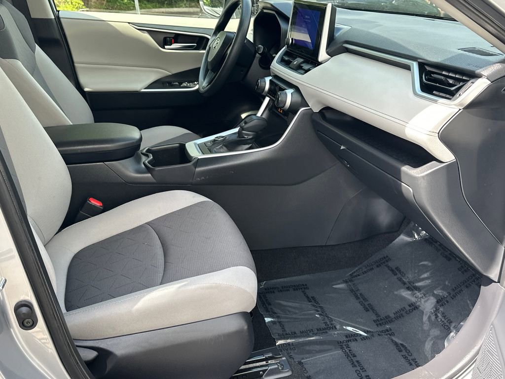Certified 2025 Toyota RAV4 XLE AWD/4WD image 11
