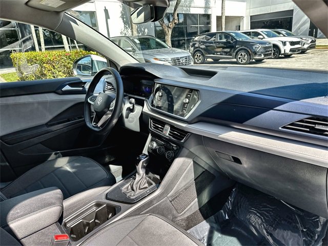 Used 2024 Volkswagen Taos SE image 30