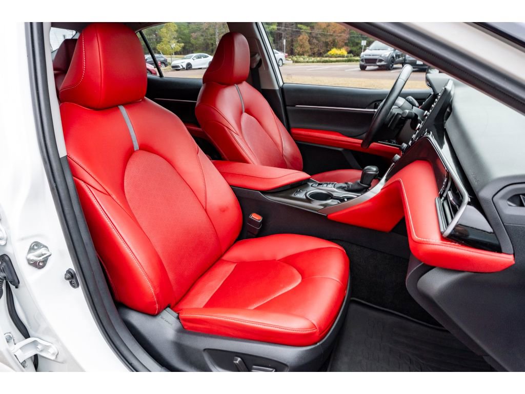 Used 2022 Toyota Camry XSE image 15