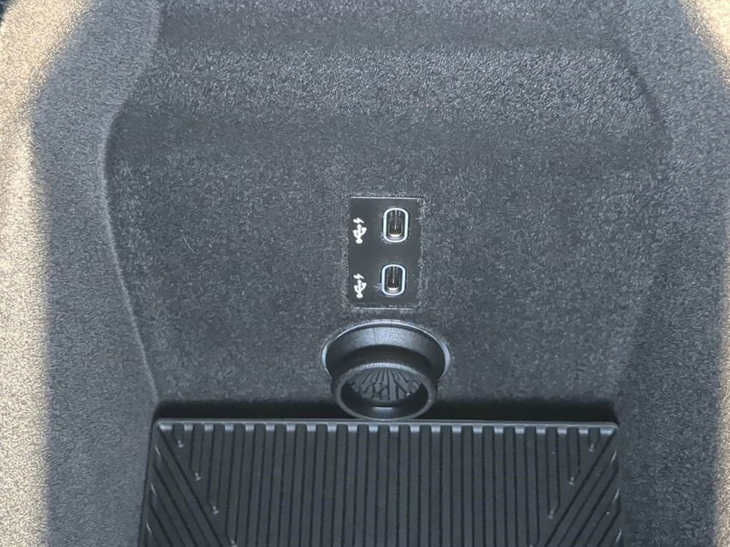 Certified 2026 BMW 740i xDrive image 24