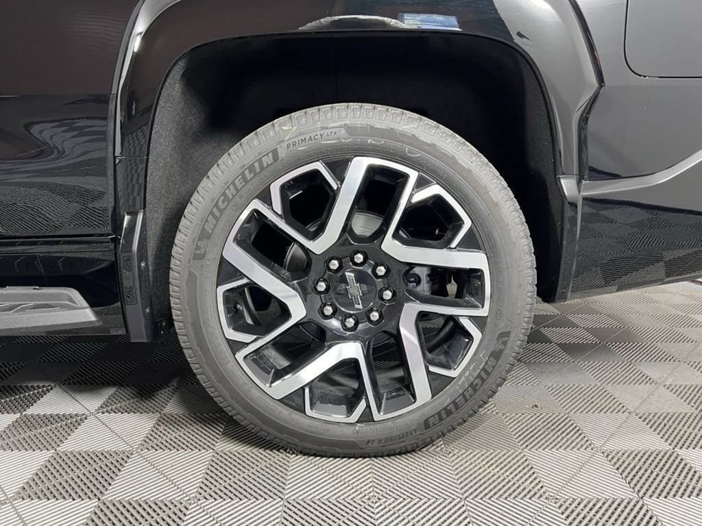 New 2024 Chevrolet Silverado EV RST AWD/4WD image 11