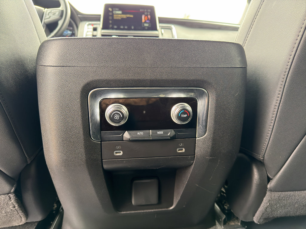 Used 2024 GMC Yukon SLT AWD/4WD image 9