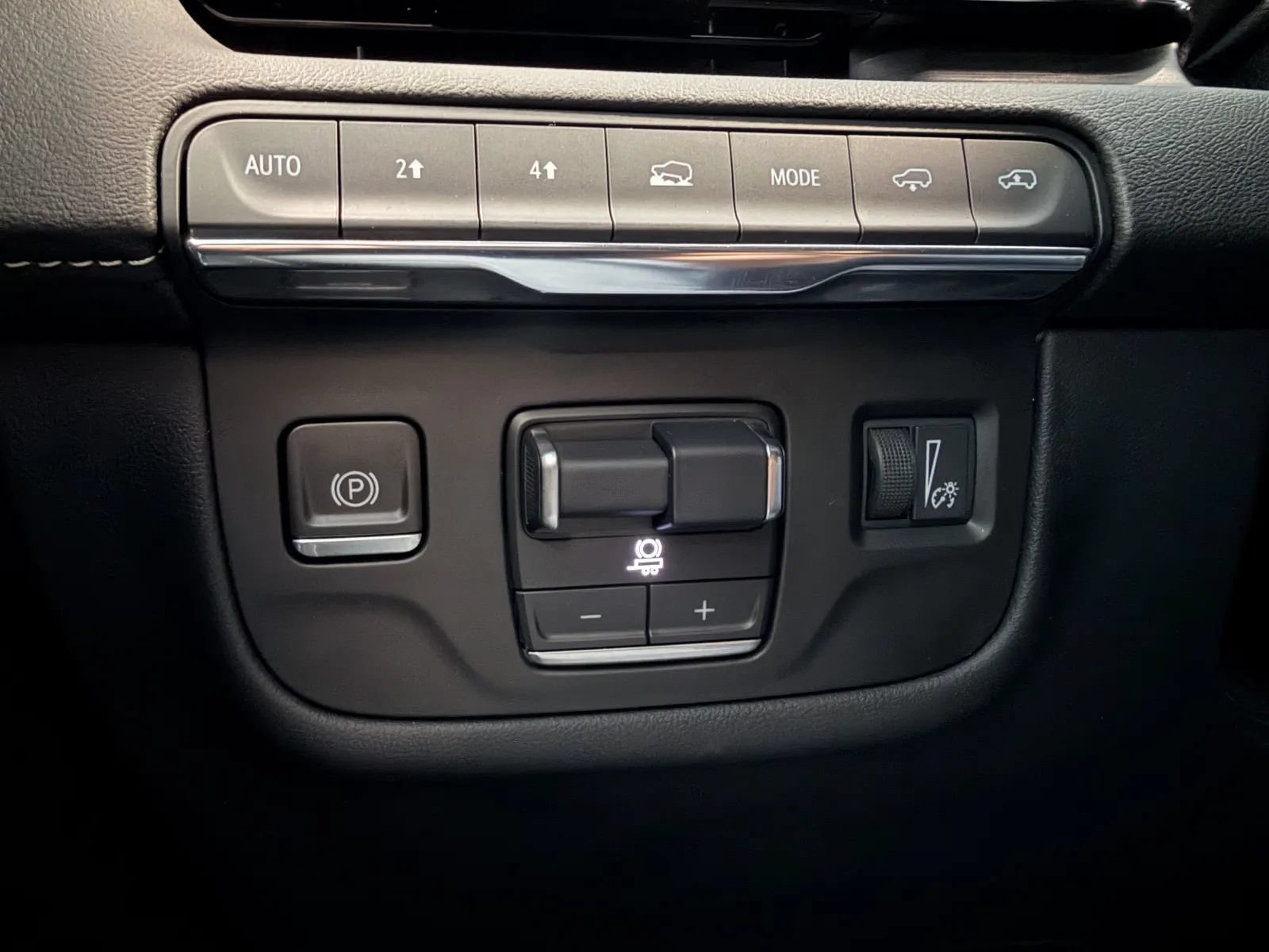 Used 2023 Cadillac Escalade Sport w/ Touring Package AWD/4WD image 47