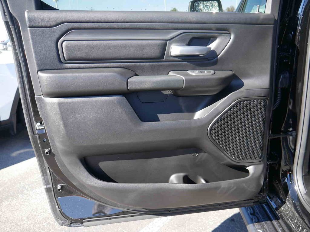 New 2026 RAM 1500 Express AWD/4WD image 15