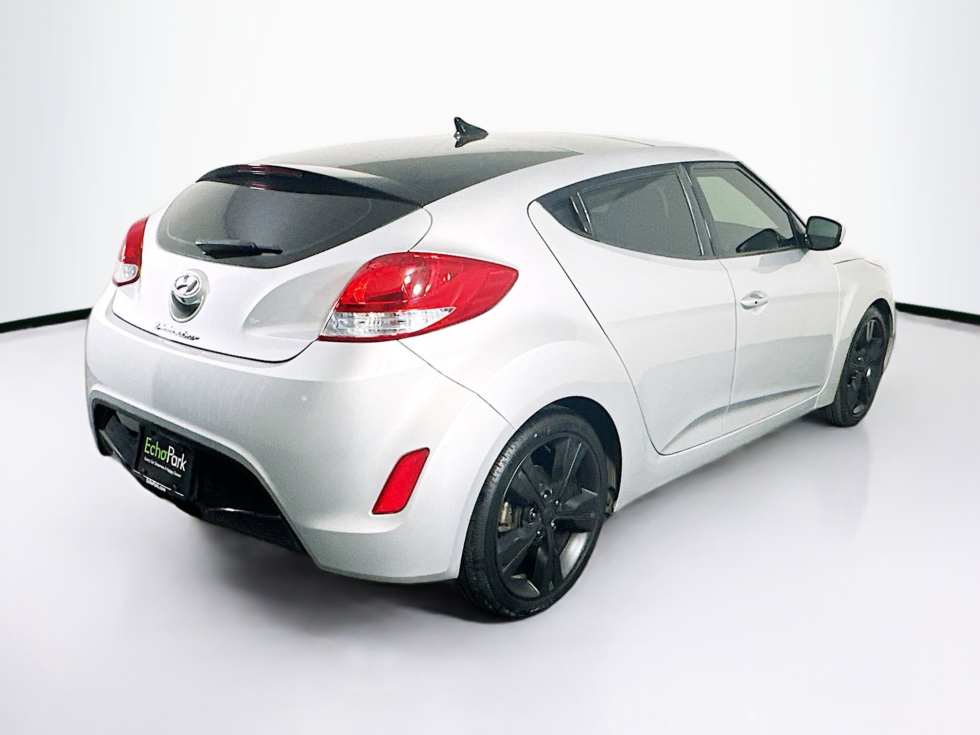 Used 2017 Hyundai Veloster Value Edition image 9