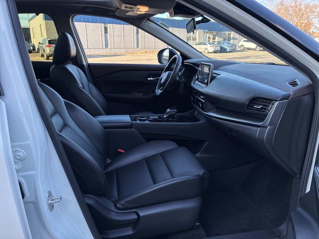 Certified 2023 Nissan Rogue SV w/ SV Premium B Package image 10