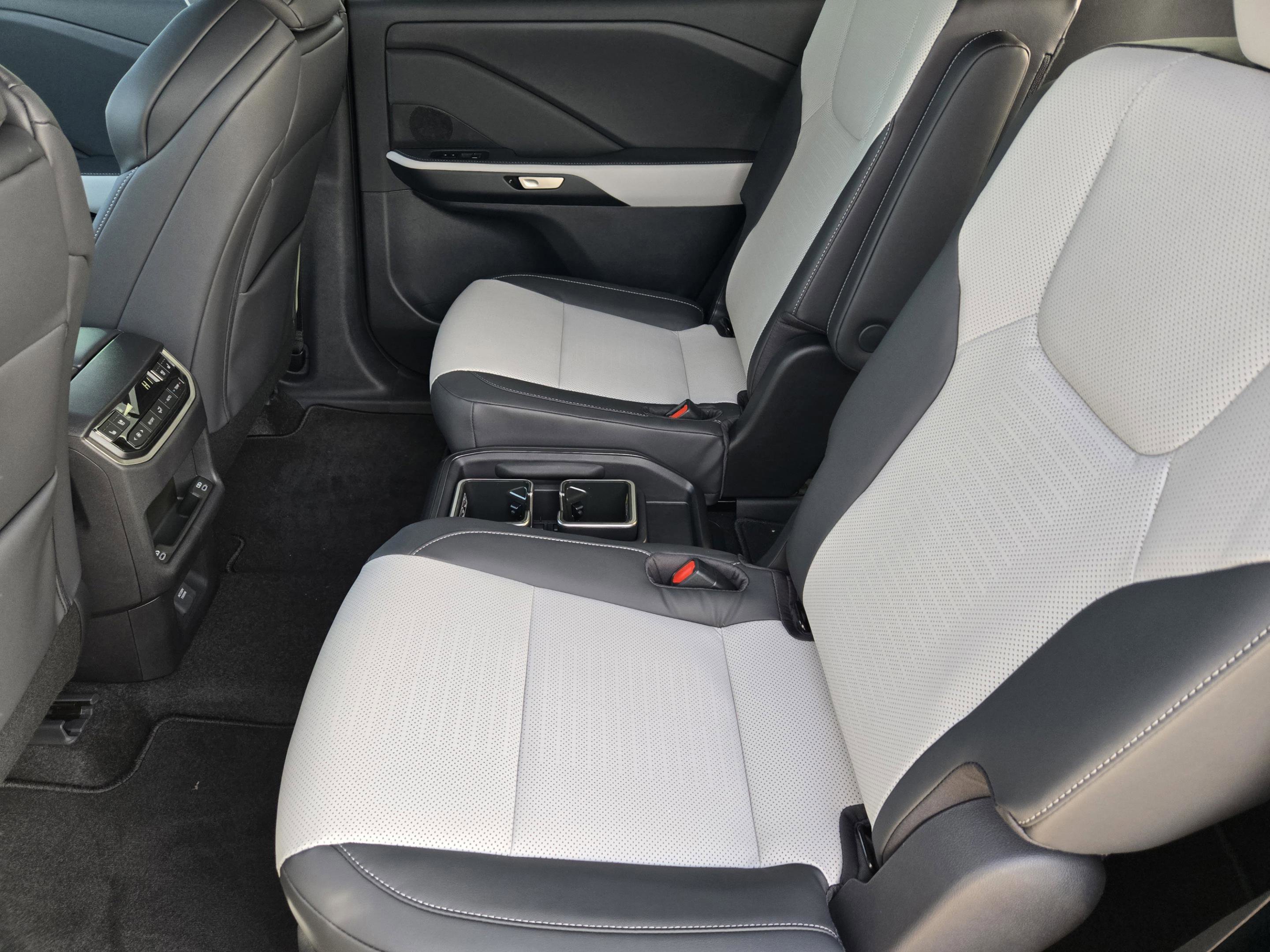 New 2026 Lexus TX 500h AWD image 19