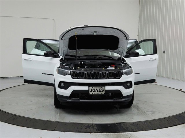 New 2026 Jeep Compass Latitude image 10