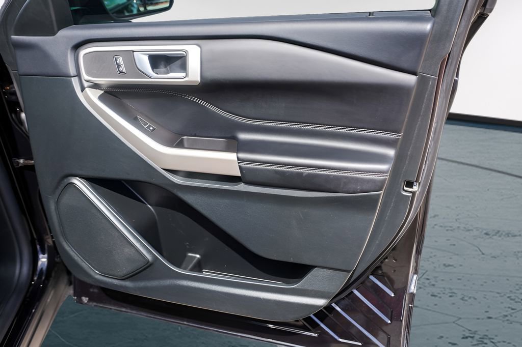 Used 2023 Ford Explorer XLT w/ Equipment Group 202A image 33