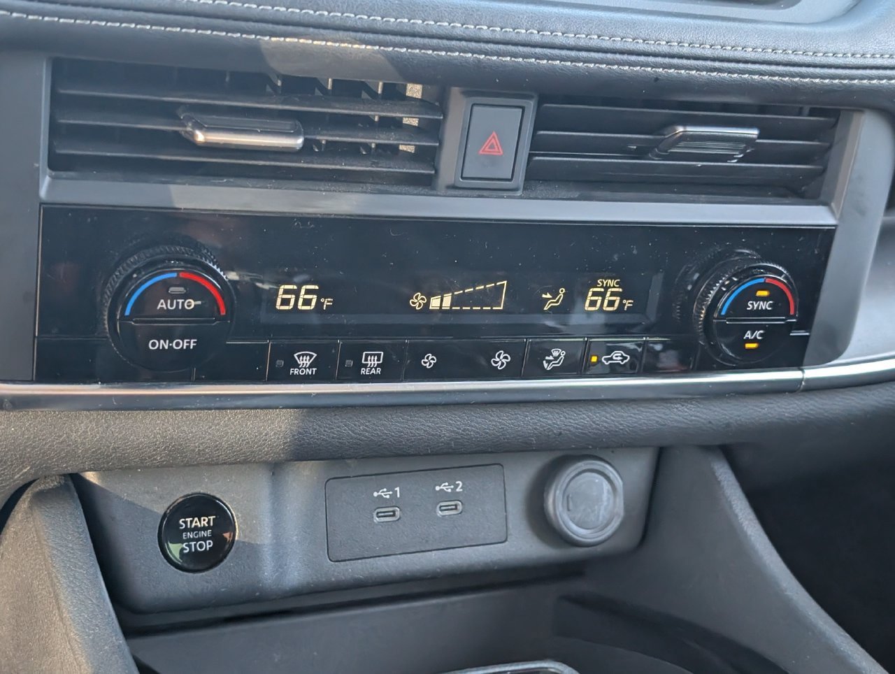 Used 2024 Nissan Rogue SV FWD image 17