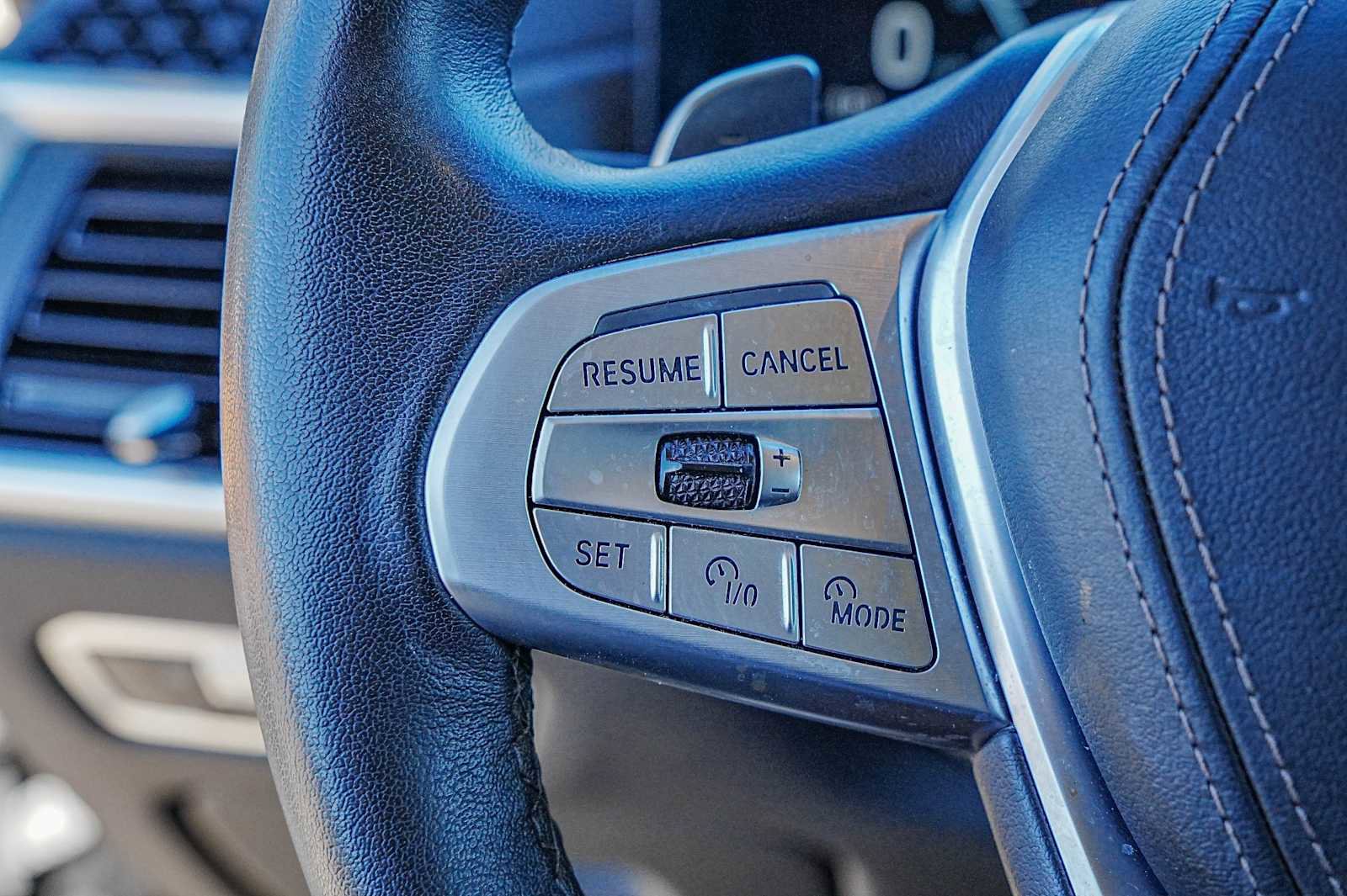 Used 2023 BMW X7 xDrive40i w/ Premium Package image 15