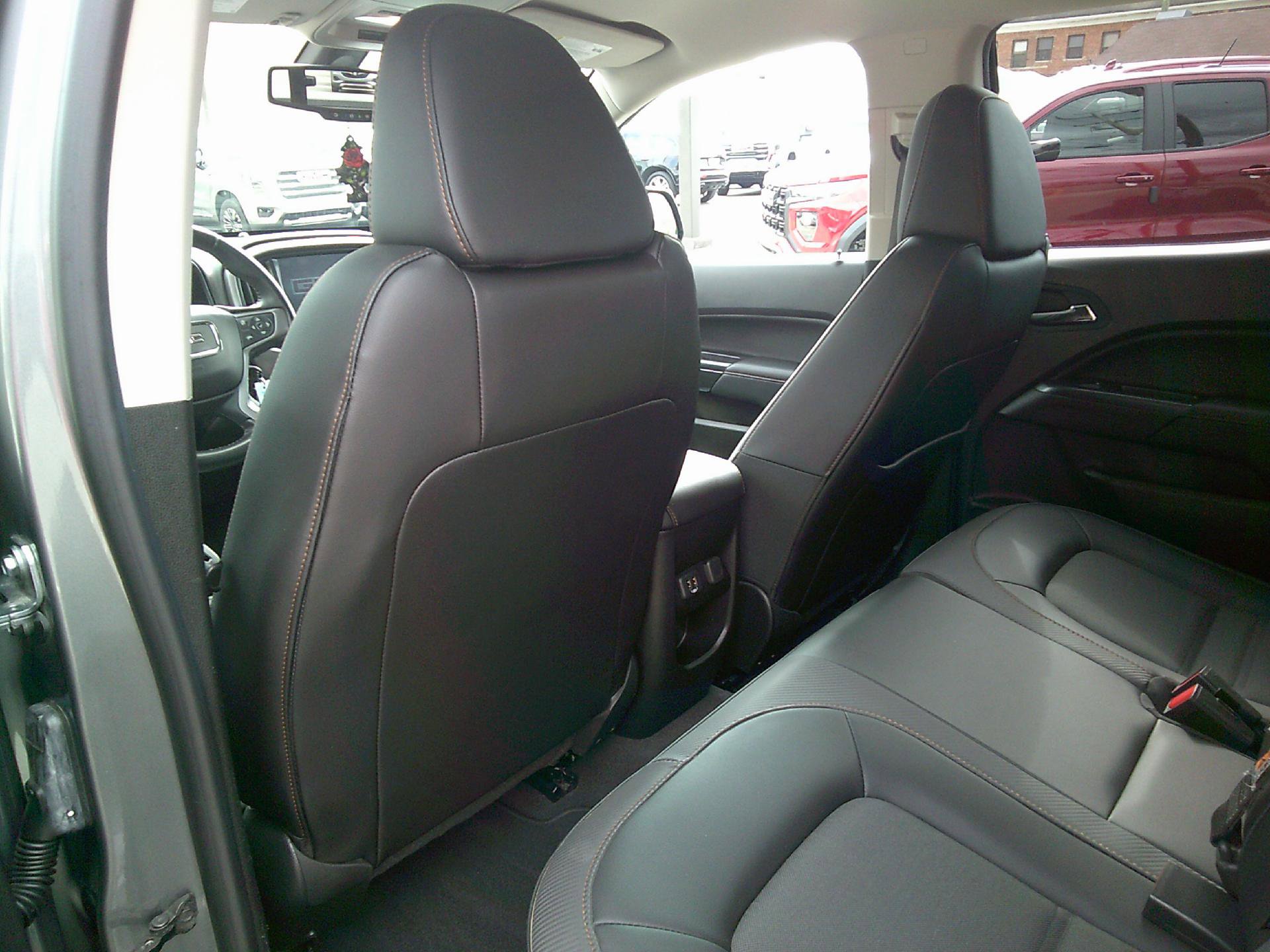 Used 2022 GMC Canyon AT4 w/ Trailering Package image 9