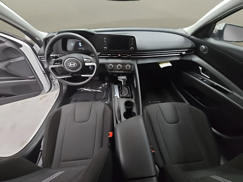 New 2026 Hyundai Elantra SE FWD image 28