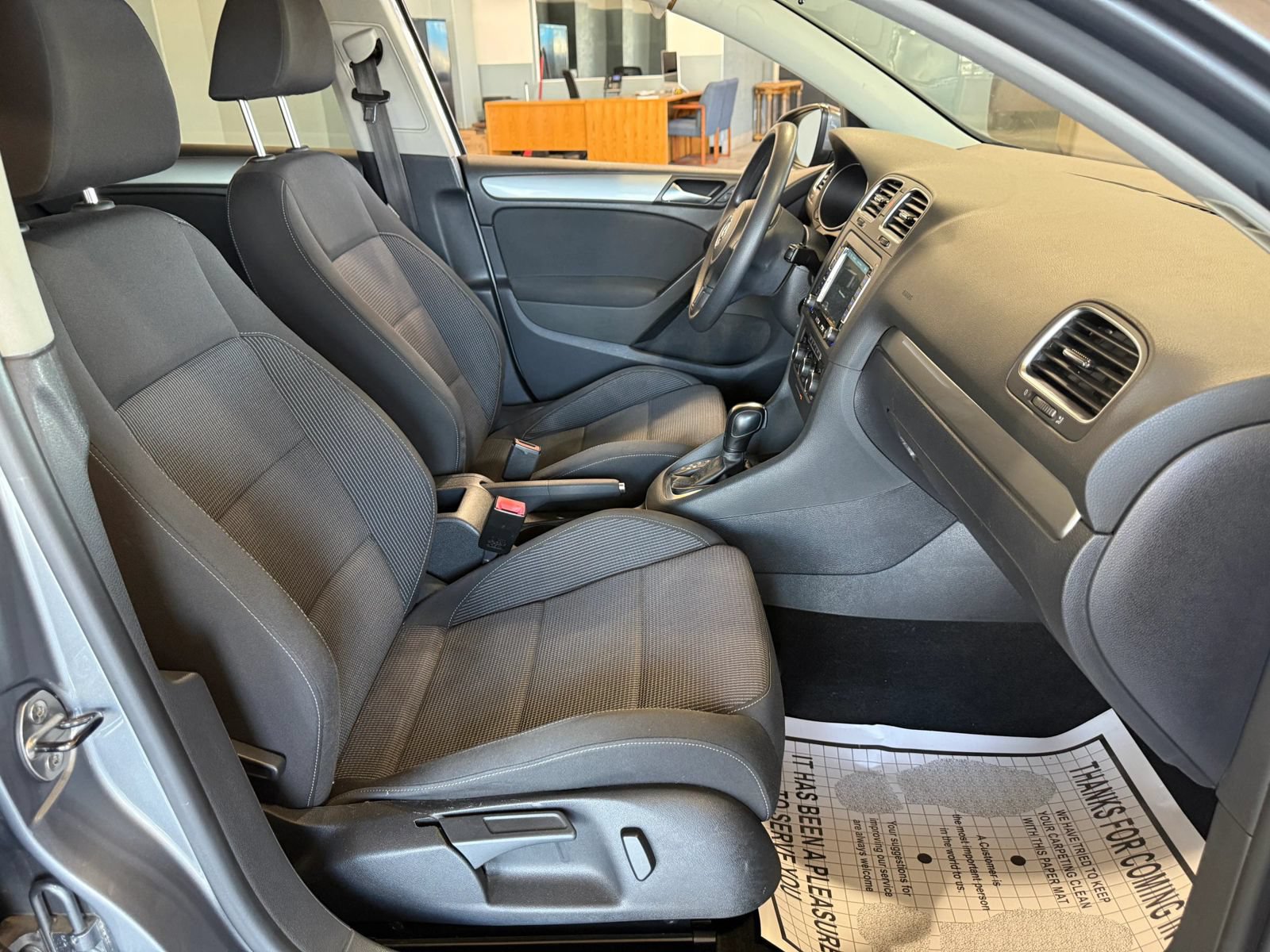 Used 2012 Volkswagen Golf 4-Door FWD image 9