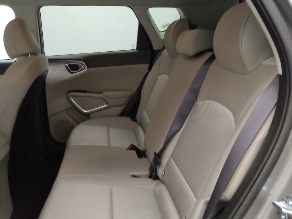 Used 2025 Kia Soul S image 18