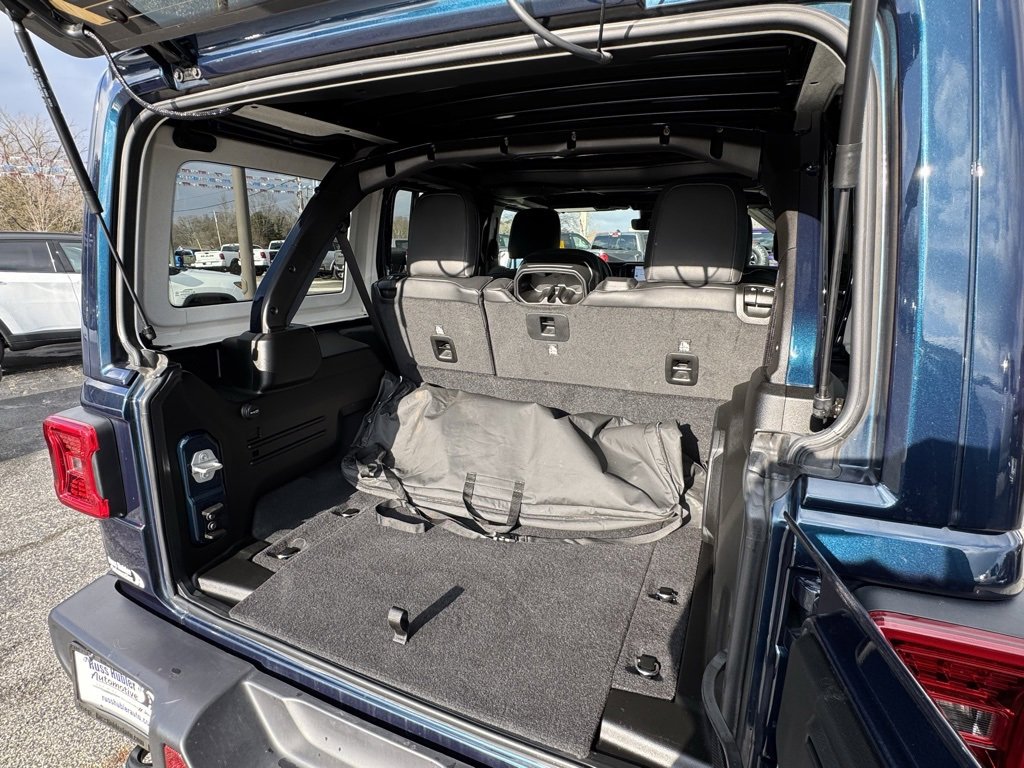 Used 2025 Jeep Wrangler Sahara w/ Safety Group image 5