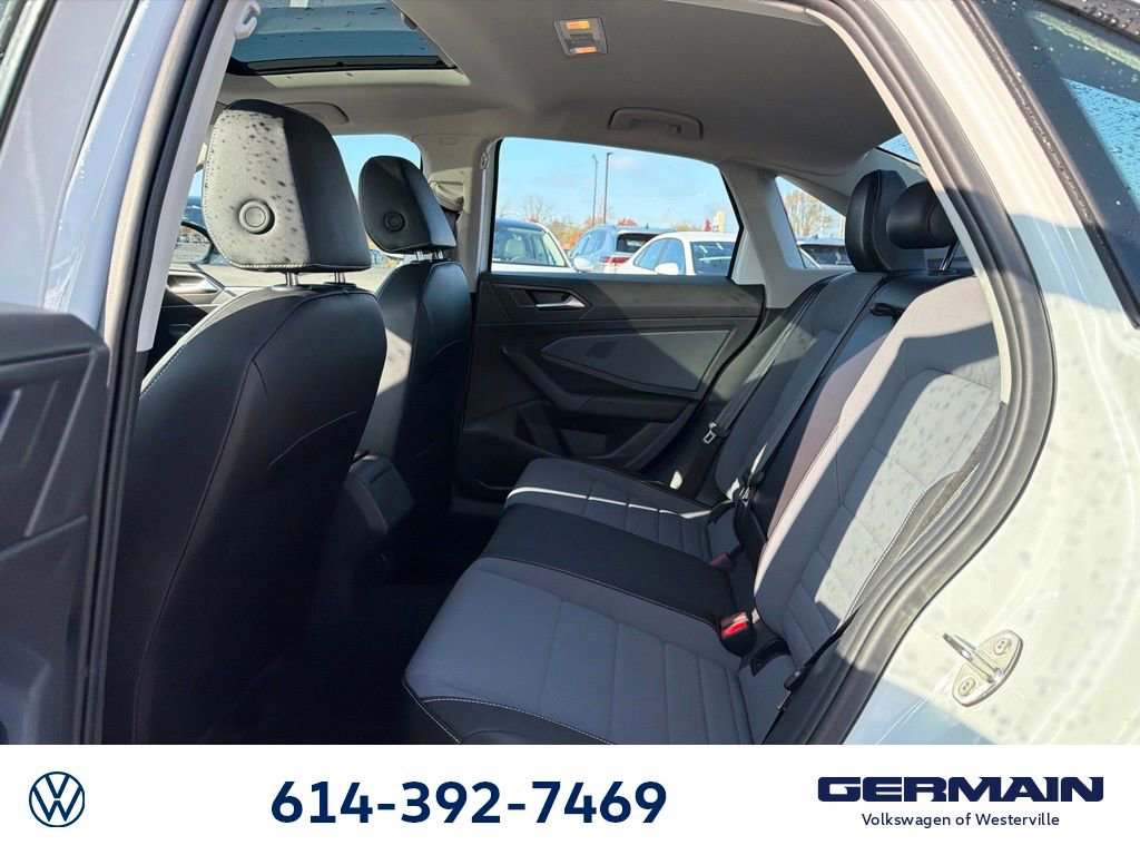 New 2026 Volkswagen Jetta SE FWD image 17