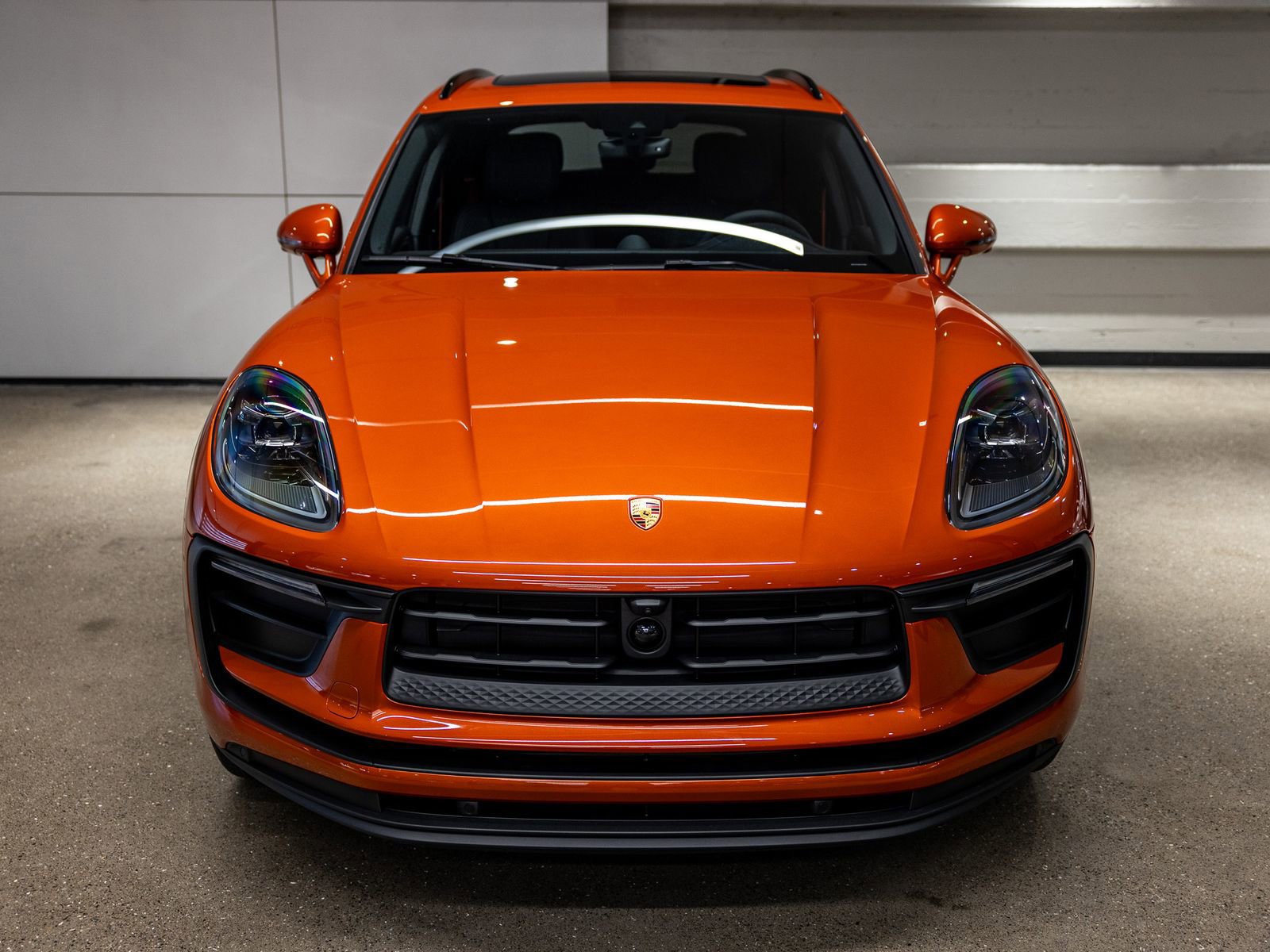 Certified 2025 Porsche Macan AWD/4WD image 12