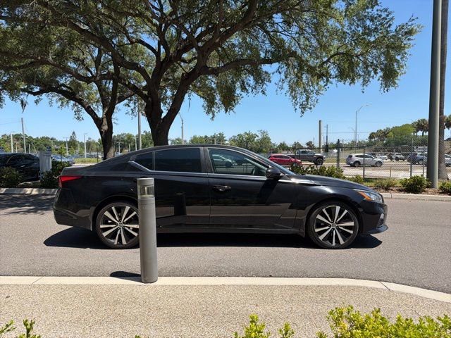 Used 2019 Nissan Altima 2.5 SR FWD image 3