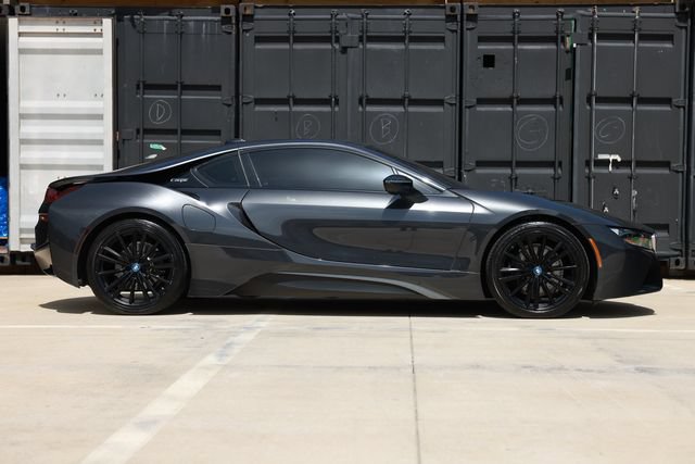 Used 2020 BMW i8 Coupe AWD/4WD image 16