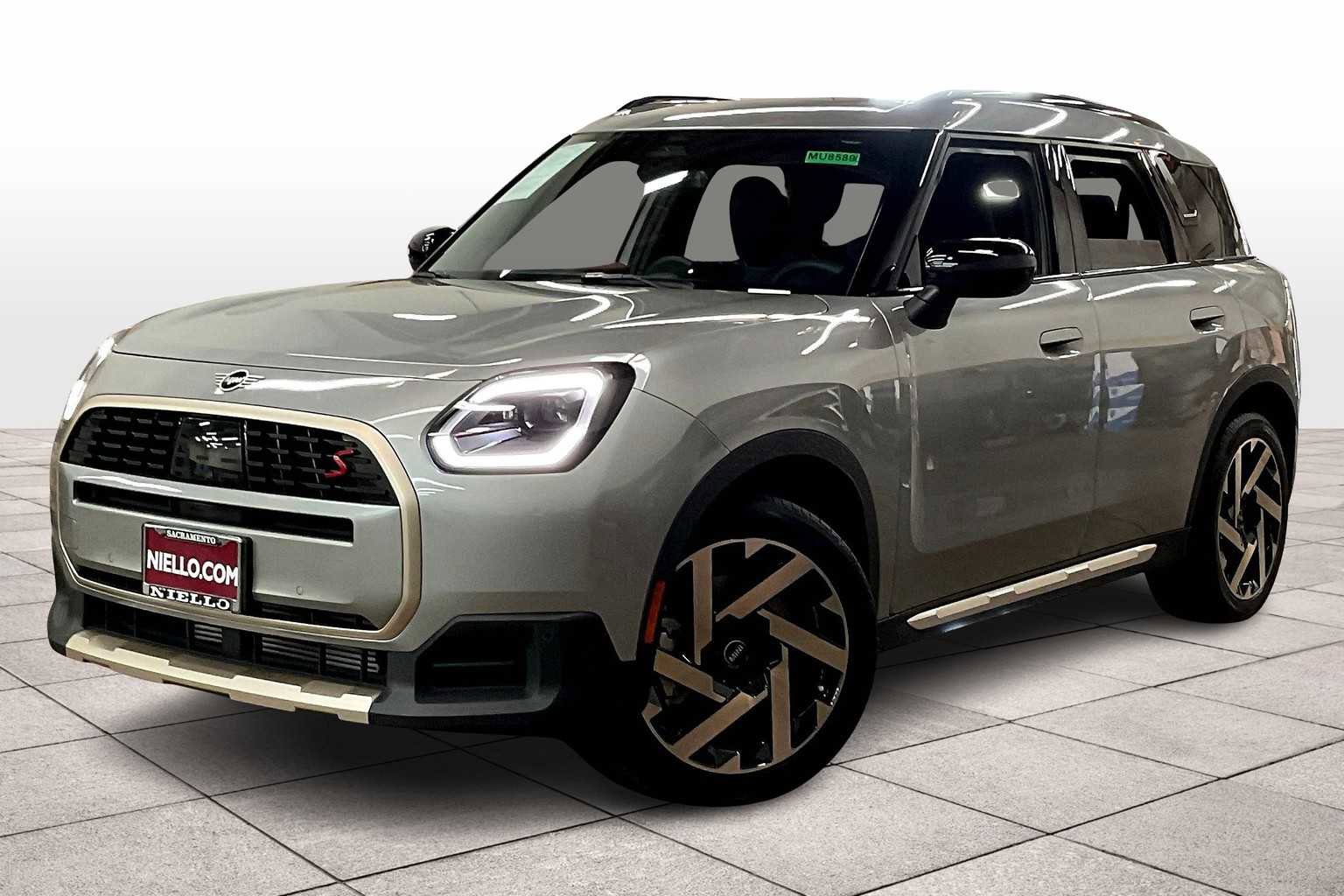 Used 2025 MINI Cooper Countryman S image 1