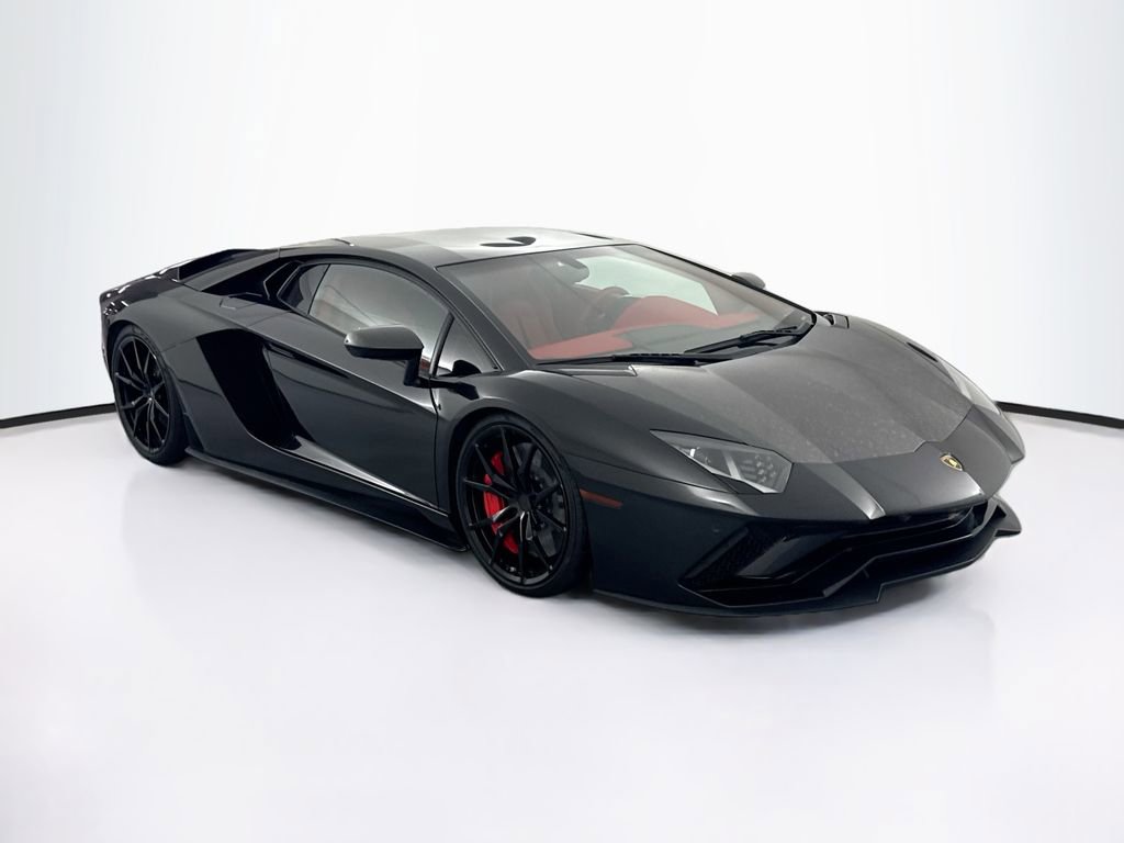 Used 2018 Lamborghini Aventador S image 3