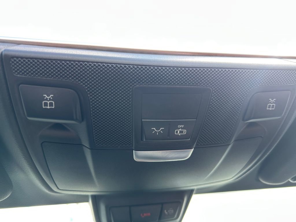 Used 2019 Mercedes-Benz C 300 4MATIC Cabriolet image 19